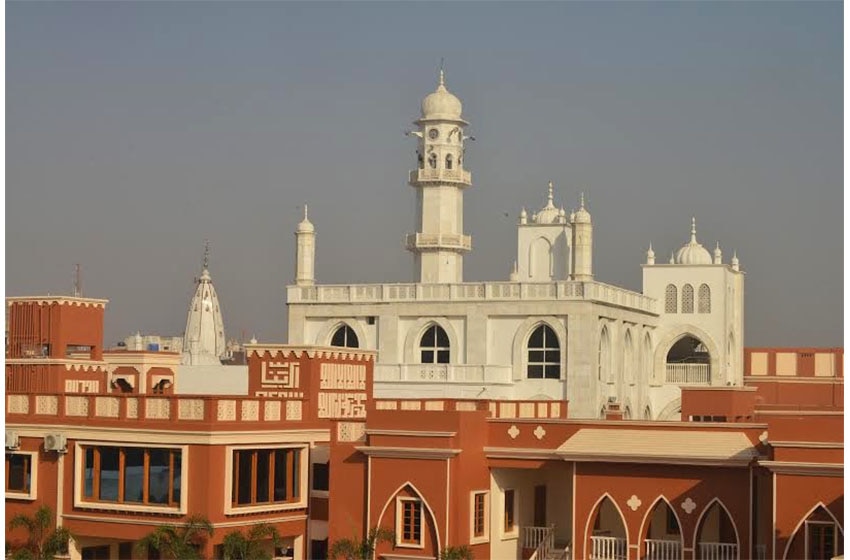 ناپاک چولہ اپنے بدن سے اتار دیں